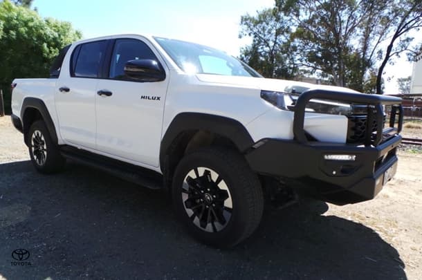 2025 Toyota Hilux SR5 48V in White
