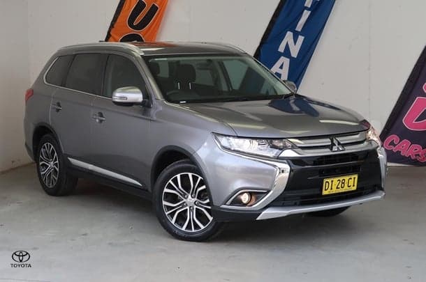 2017 Mitsubishi Outlander LS in Grey
