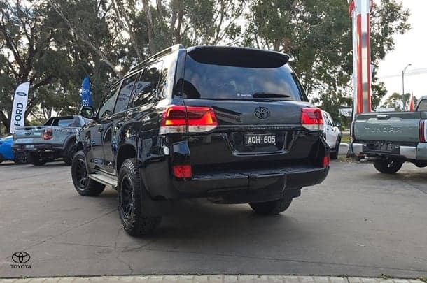 2017 Toyota Landcruiser GXL in Black
