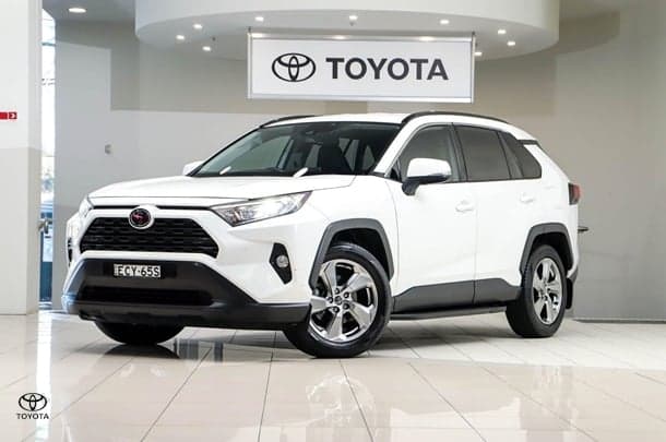 2019 Toyota RAV4 GXL in White
