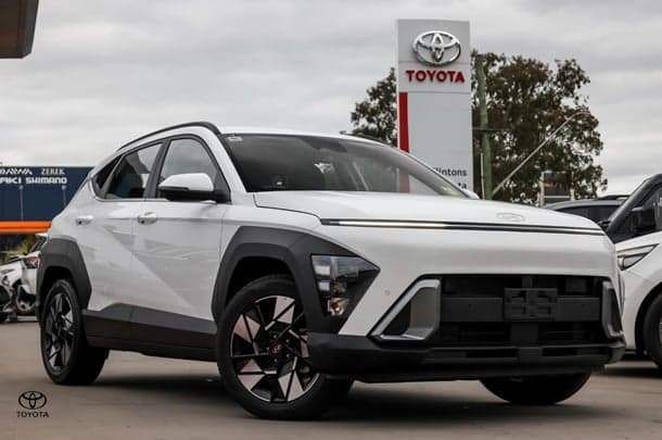 2025 Hyundai Kona Base in White