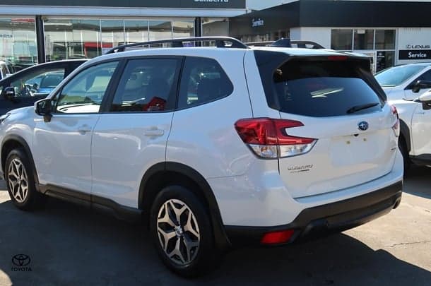 2024 Subaru Forester 2.5i in White