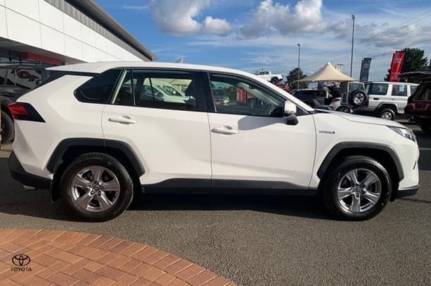 2022 Toyota RAV4 GX AWD in White