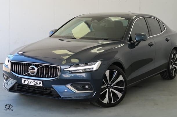2023 Volvo S60 Ultimate B5 Bright in Blue