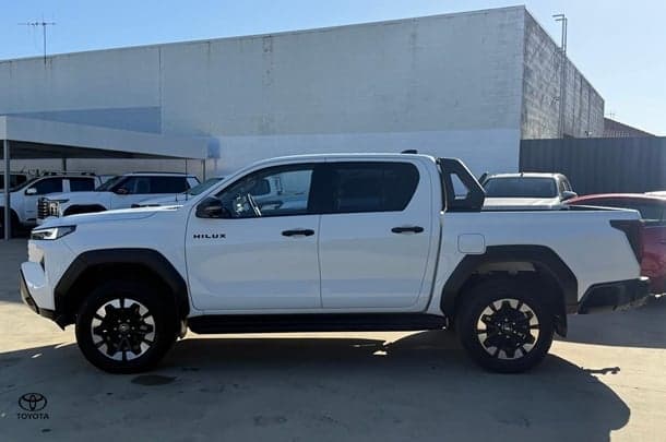 2025 Toyota Hilux SR5 48V in White