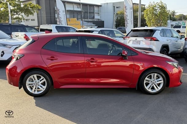 2022 Toyota Corolla Ascent Sport Hybrid in Red