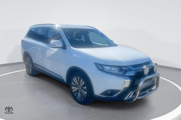 2020 Mitsubishi Outlander LS in White