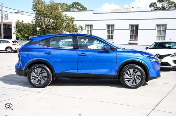 2024 Nissan QASHQAI ST in Blue