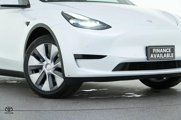 2022 Tesla Model Y Rear-Wheel Drive in White