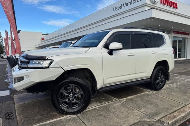 2021 Toyota Landcruiser VX in White
