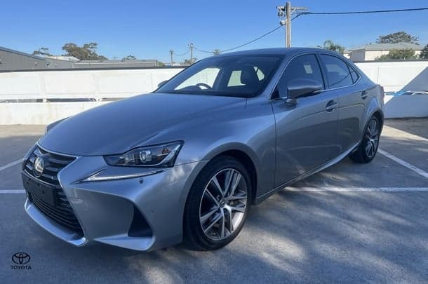 2018 Lexus IS IS300h Luxury in Silver