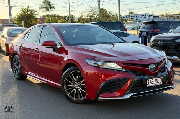 2021 Toyota Camry SL in Red