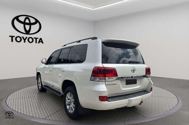 2019 Toyota Landcruiser Sahara in White