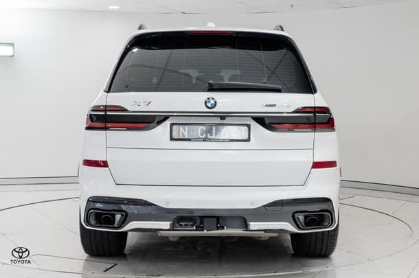 2023 BMW X7 xDrive40d M Sport in Brown