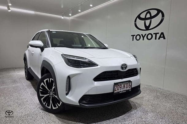 2024 Toyota Yaris Cross Urban in White