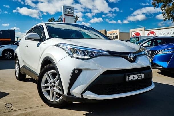 2022 Toyota C-HR GXL in White