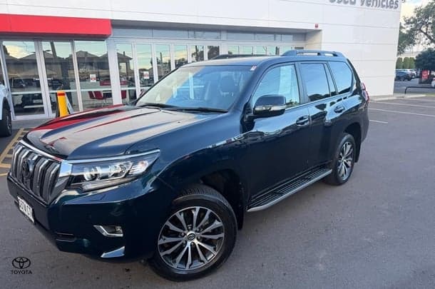 2022 Toyota Landcruiser Prado Kakadu in Black