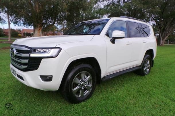2022 Toyota Landcruiser VX in White