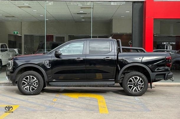 2022 Ford Ranger Sport in Black