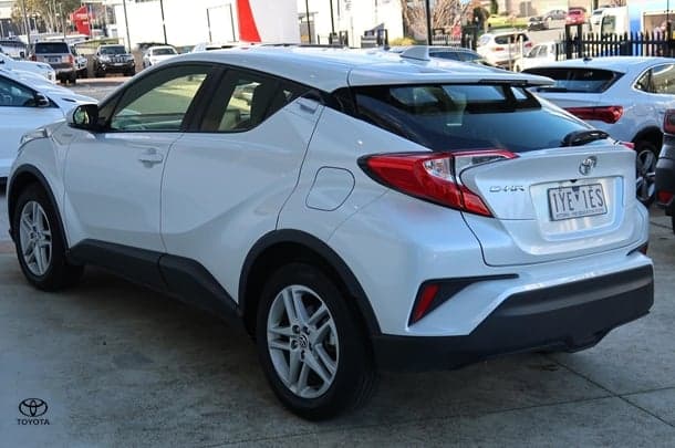 2023 Toyota C-HR GXL in White