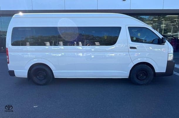 2016 Toyota Hiace Commuter in White