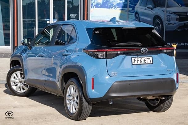 2025 Toyota Yaris Cross GXL in Blue