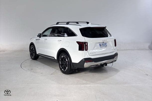2023 Kia Sorento Sport in White