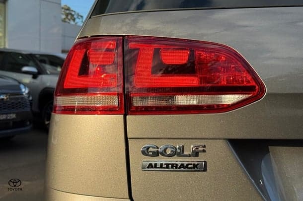 2015 Volkswagen Golf Alltrack 132TSI in Grey