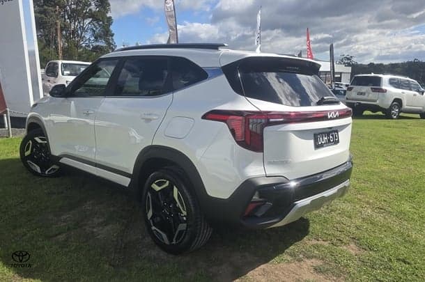 2025 Kia Seltos GT-Line in White