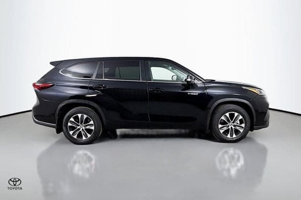 2024 Toyota Kluger GXL in Black