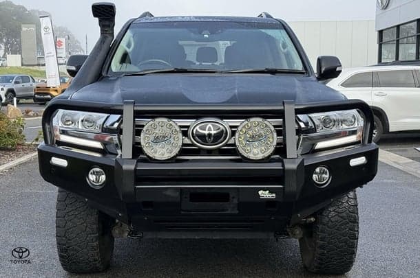 2020 Toyota Landcruiser Sahara in Black