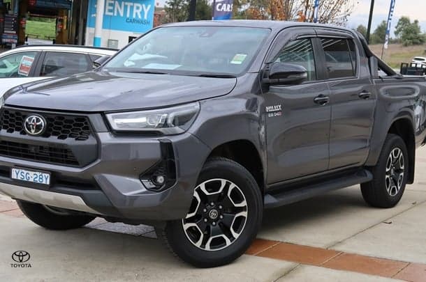 2025 Toyota Hilux SR5 48V in Grey