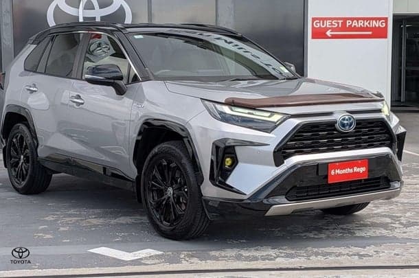 2022 Toyota RAV4 XSE (2WD) in Two Tone Silver