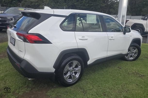 2025 Toyota RAV4 GX AWD in White