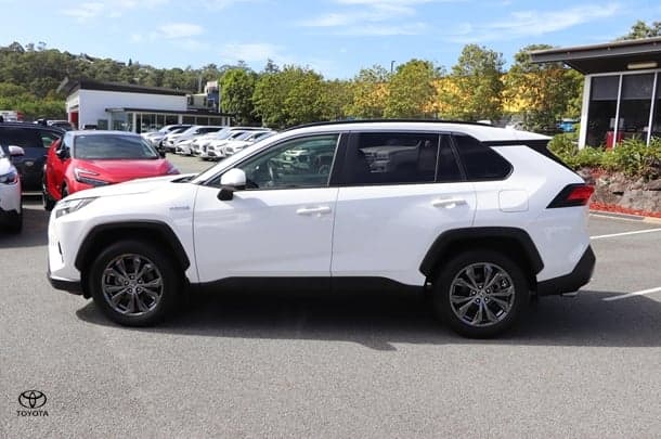 2023 Toyota RAV4 GXL-2WD in White