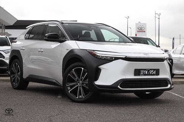 2025 Toyota bZ4X Standard AWD in Two Tone White