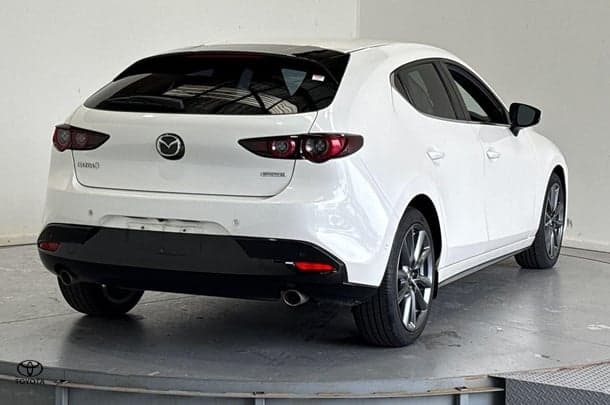 2020 Mazda 3 G20 Evolve in White