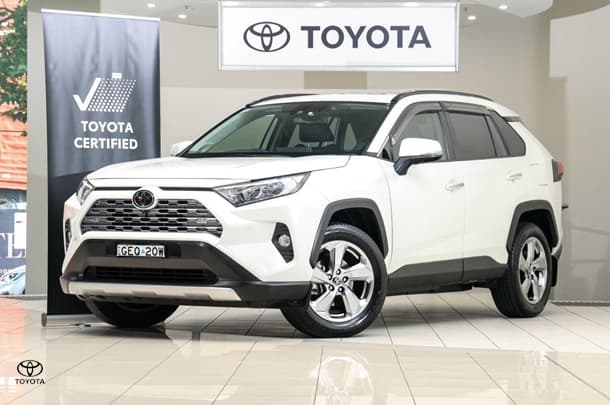 2019 Toyota RAV4 Cruiser in White