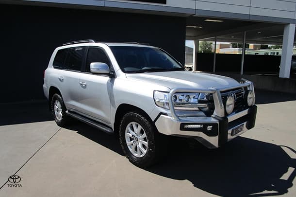 2020 Toyota Landcruiser VX in Silver