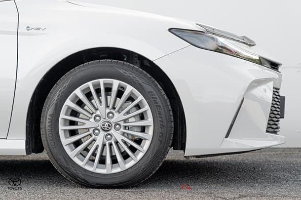 2025 Toyota Camry Ascent in White