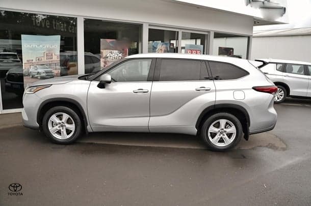 2022 Toyota Kluger GX in Silver