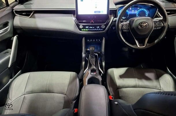 2025 Toyota Corolla Cross Atmos 2WD in Silver