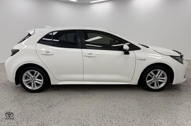 2019 Toyota Corolla Ascent Sport Hybrid in White