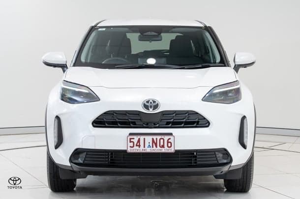 2025 Toyota Yaris Cross GXL in White