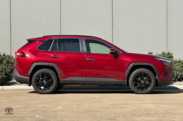 2025 Toyota RAV4 Cruiser in Red