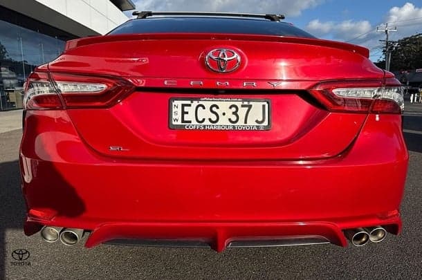 2019 Toyota Camry SL in Red