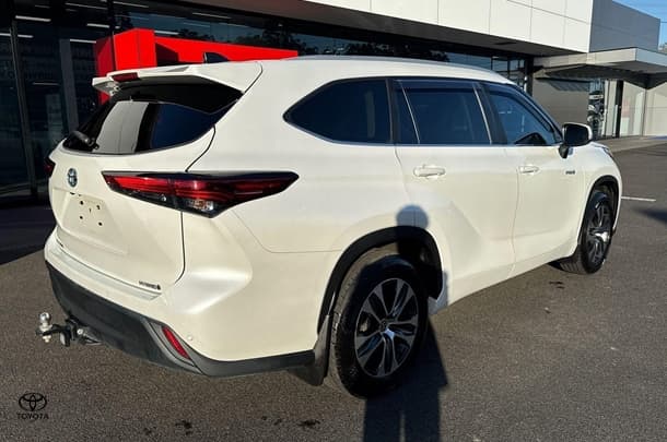 2023 Toyota Kluger GXL in White
