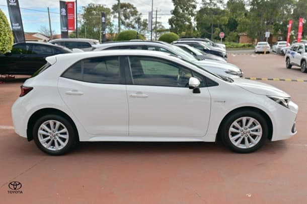 2022 Toyota Corolla Ascent Sport Hybrid in White