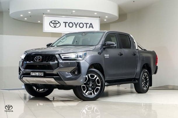 2025 Toyota Hilux SR5 48V in Grey