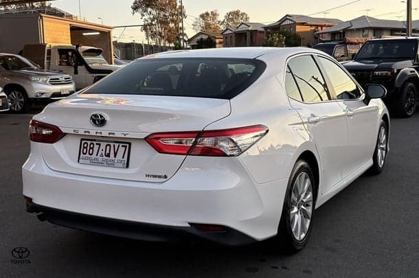 2020 Toyota Camry Ascent in White